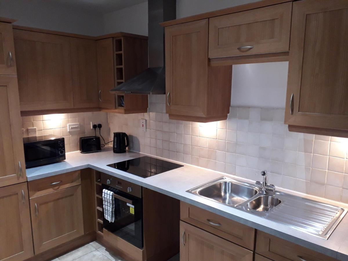 Luxury And Stylish 2 Bedroom Apartment With En-Suite Лутън Екстериор снимка